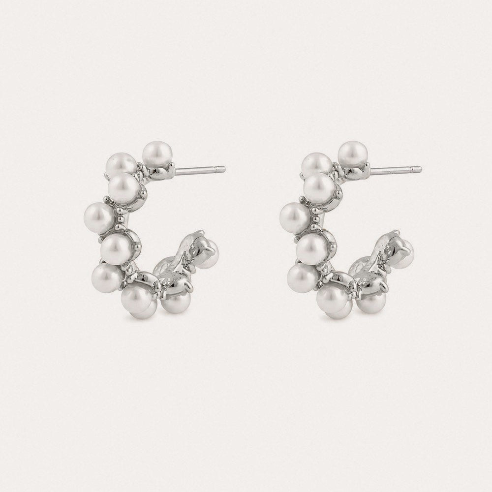 Mayfair pearl irregular oval ear Silverpläterad