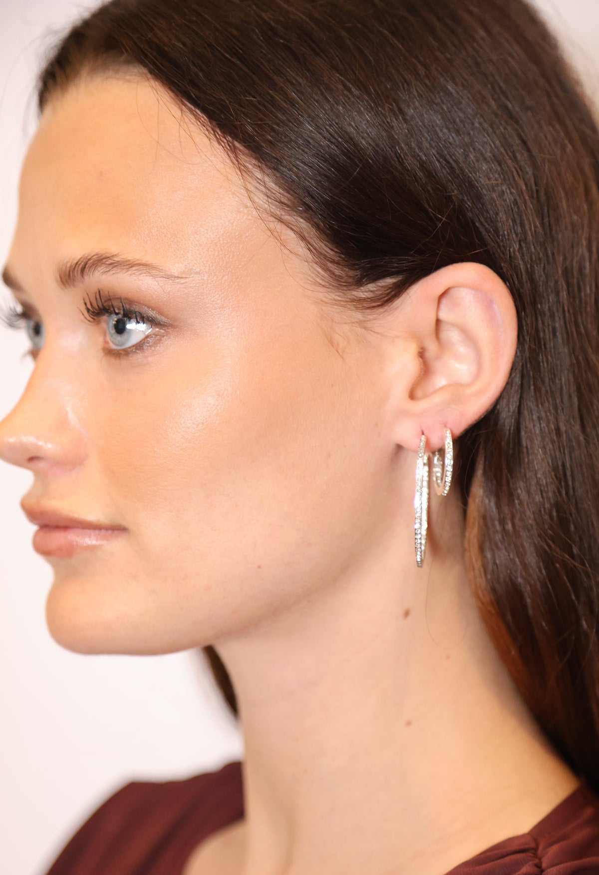 Story small ring ear Silver/klar på modell