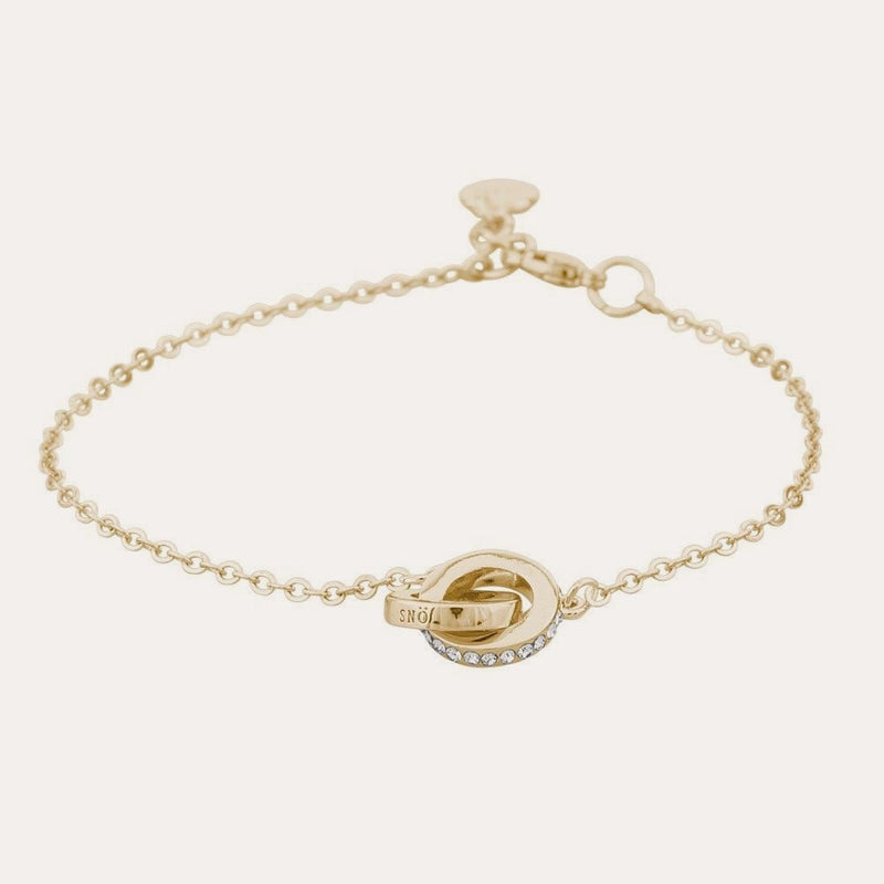 Connected chain bracelet