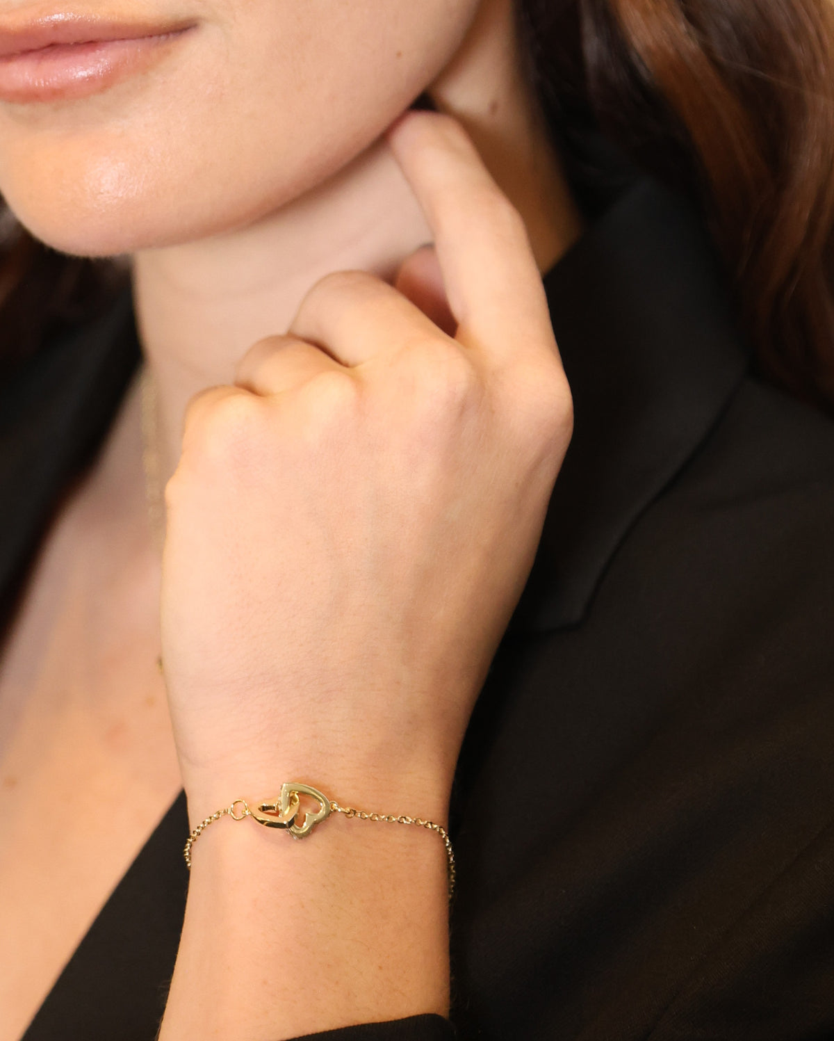 Connected chain bracelet heart Guld/klar på modell