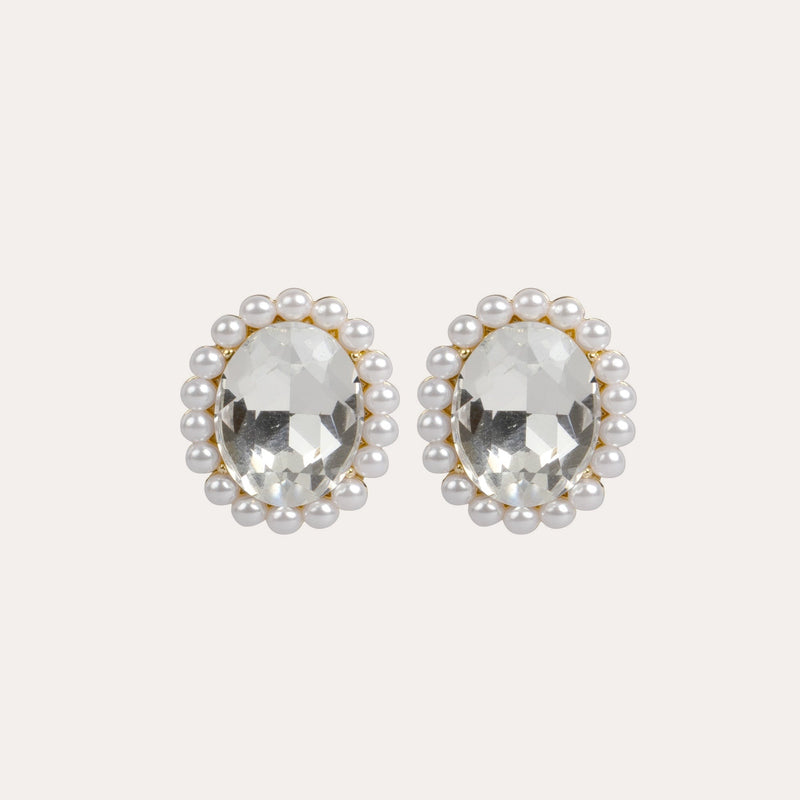 Lacy big pearl earring