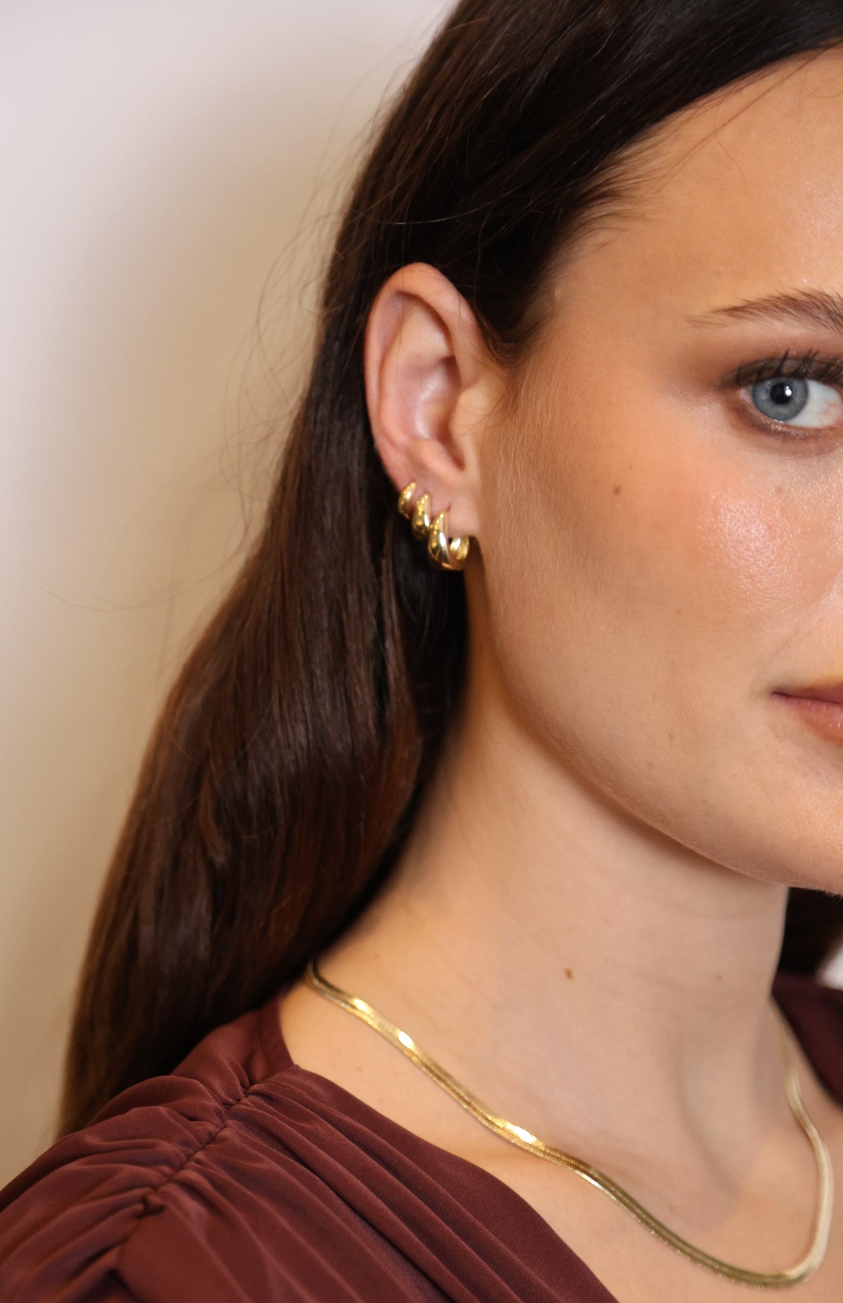 Honey drop ring ear 12mm Guld på modell