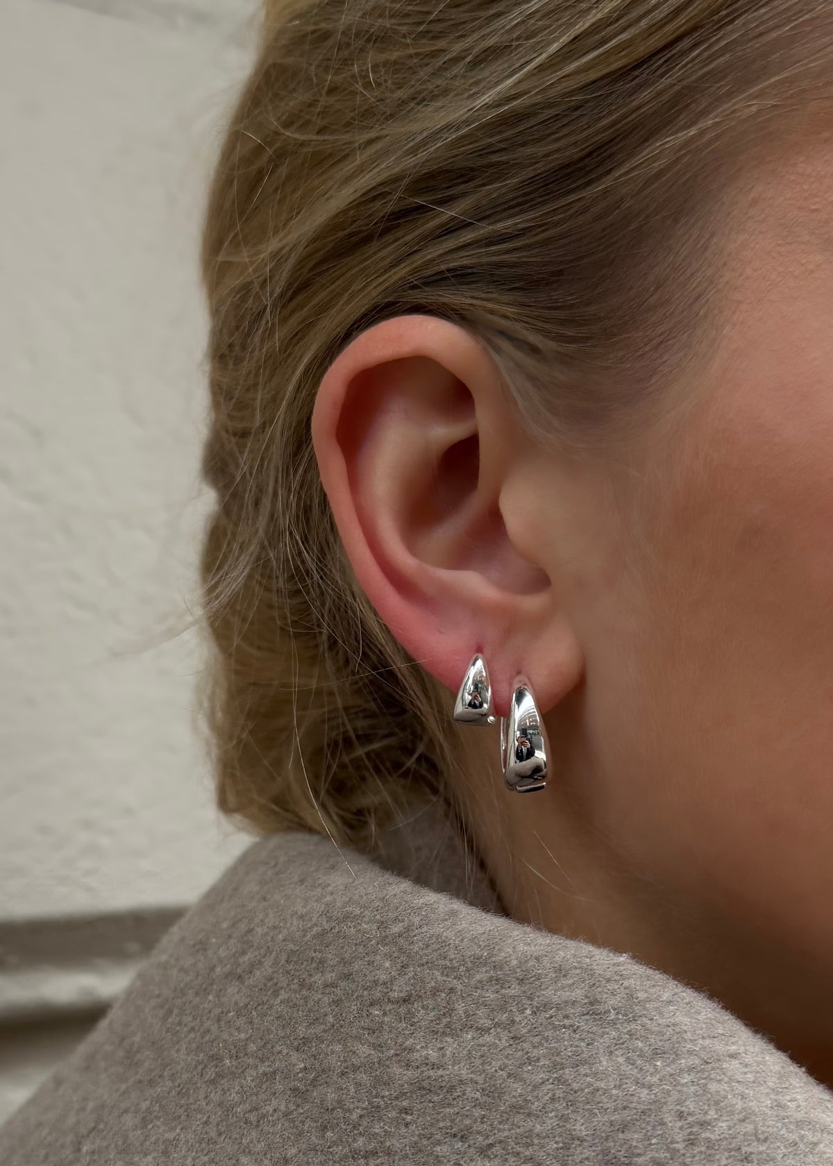Nova honey earring Silver/klar på modell